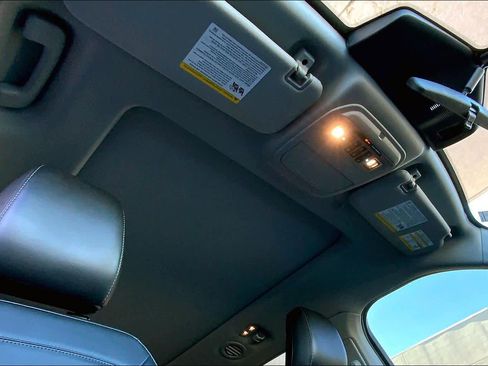 Used 2023 Ford Explorer XLT w/ Equipment Group 202A image 14