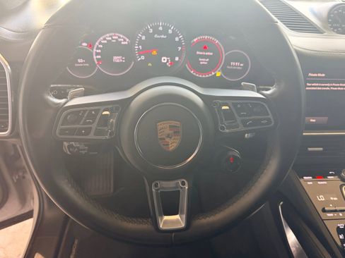 Used 2022 Porsche Cayenne Turbo AWD/4WD image 13
