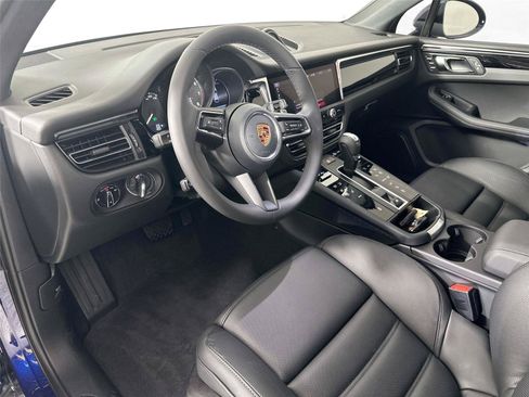 Certified 2026 Porsche Macan AWD/4WD image 4