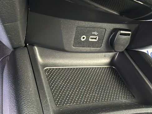 Used 2018 Nissan Rogue SV AWD/4WD image 16