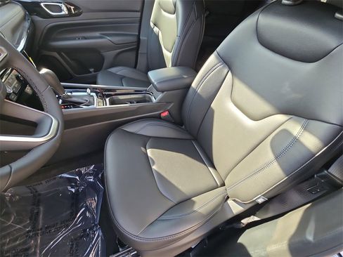 New 2026 Jeep Compass Limited image 16