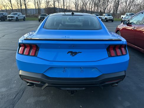 Used 2024 Ford Mustang Premium image 5