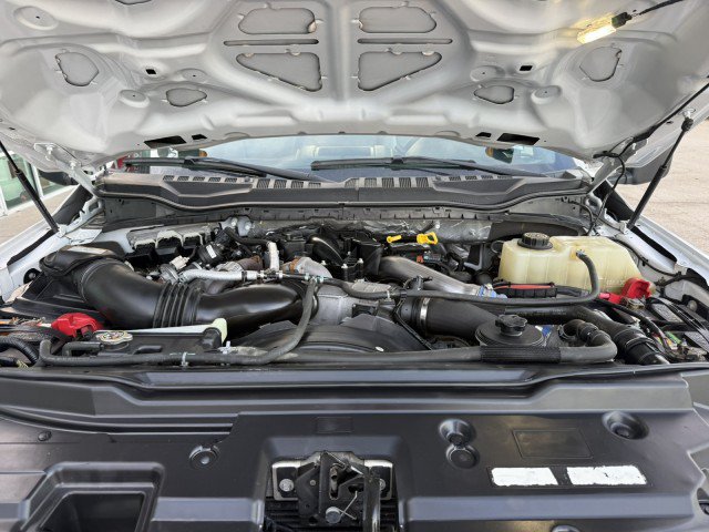 Used 2019 Ford F550 2WD Regular Cab Super Duty image 17