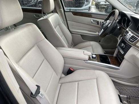 Used 2014 Mercedes-Benz E 350 Luxury image 29