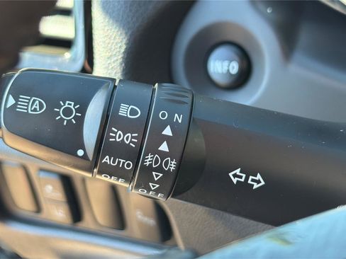 Used 2025 Mitsubishi Outlander Sport SE AWD/4WD image 17