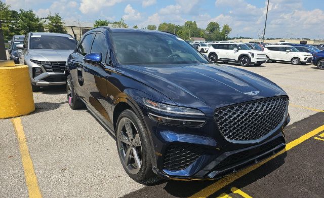 Used 2023 Genesis GV70 3.5T Sport w/ Sport Prestige Package AWD/4WD image 2