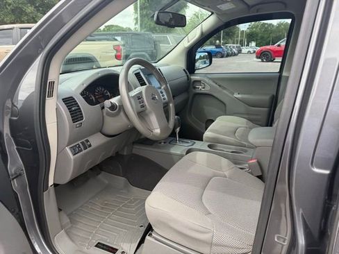 Used 2020 Nissan Frontier SV RWD image 29