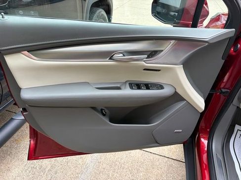 Certified 2024 Cadillac XT5 Premium Luxury AWD/4WD image 7
