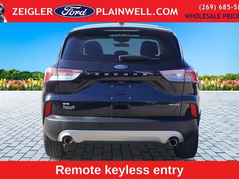 Used 2022 Ford Escape SE image 4