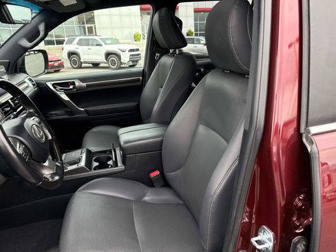 Used 2022 Lexus GX 460 Premium w/ Premium Package AWD/4WD image 11