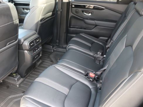 Used 2025 Honda Pilot Touring image 33