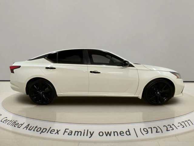 Used 2022 Nissan Altima 2.5 SR w/ Midnight Edition Package AWD/4WD image 6