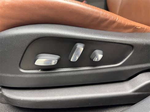 Used 2021 Cadillac XT5 Premium Luxury image 30