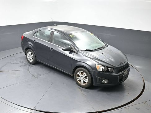 Used 2015 Chevrolet Sonic LT FWD image 11