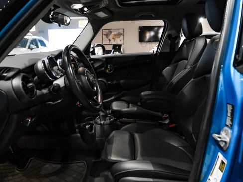 Used 2017 MINI Cooper S FWD image 4