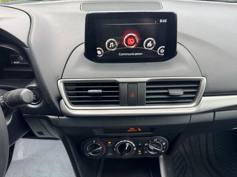 Used 2018 MAZDA MAZDA3 Sport w/ Preferred Equipment Package FWD image 8
