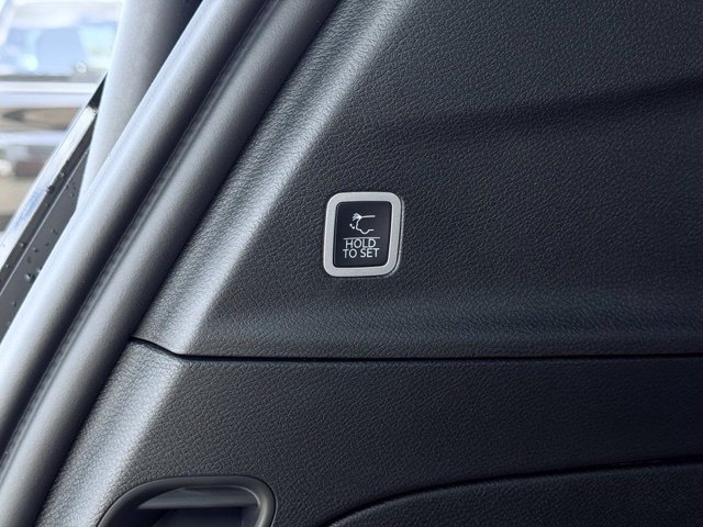 New 2027 Chrysler Pacifica Select FWD image 12