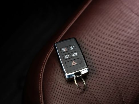 Used 2024 Land Rover Range Rover Autobiography AWD/4WD image 75