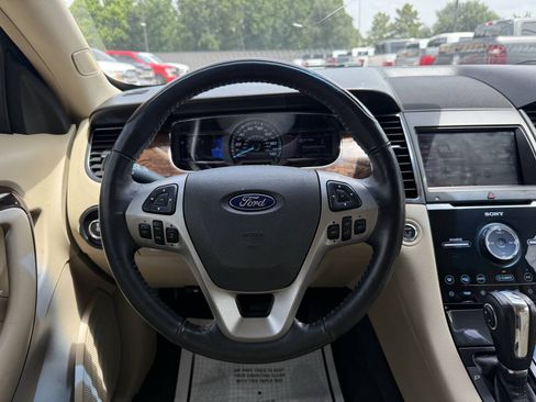 Used 2013 Ford Taurus Limited FWD image 22