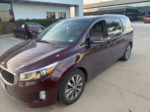 Used 2018 Kia Sedona SX image 1