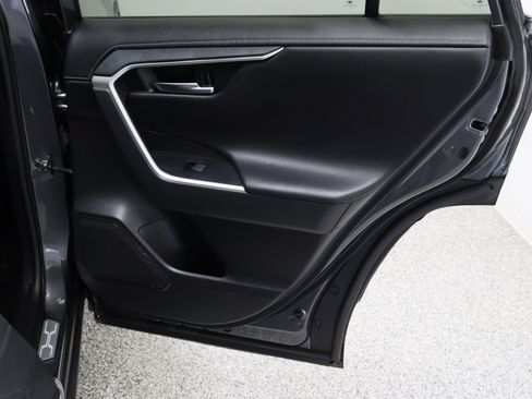 Certified 2022 Toyota RAV4 Limited FWD image 35
