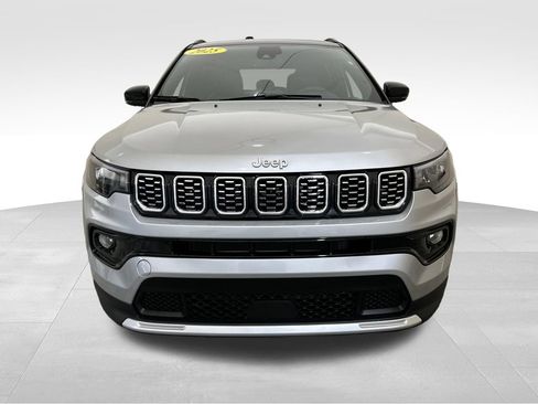 Used 2025 Jeep Compass Limited AWD/4WD image 9