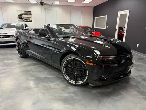 Used 2014 Chevrolet Camaro SS w/ RS Package RWD image 3