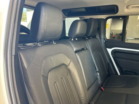 Used 2020 Land Rover Defender 110 SE image 33