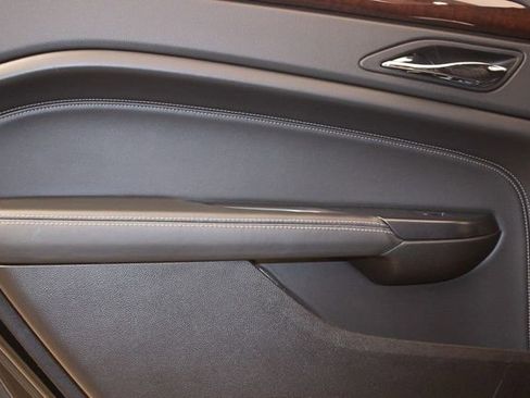 Used 2015 Cadillac SRX Luxury w/ Driver Awareness Package image 18