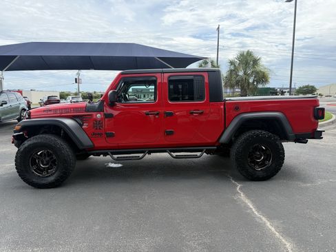 Used 2020 Jeep Gladiator Sport w/ Quick Order Package 24S AWD/4WD image 11