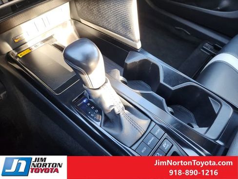 Used 2025 Toyota Camry SE image 22