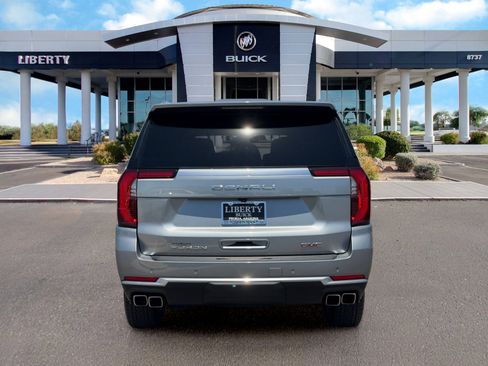 Used 2025 GMC Yukon XL Denali AWD/4WD image 4