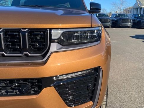 New 2026 Jeep Grand Cherokee Limited image 11