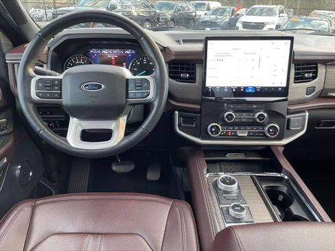 Used 2024 Ford Expedition Limited image 15