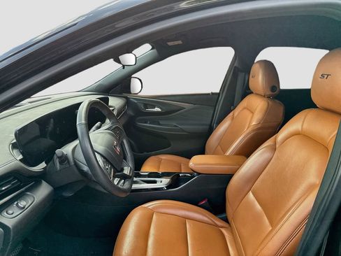 Used 2024 Buick Envista Sport Touring w/ Convenience I Package FWD image 10