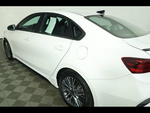 Used 2022 Kia Forte GT-Line w/ GT-Line Premium Package FWD image 18