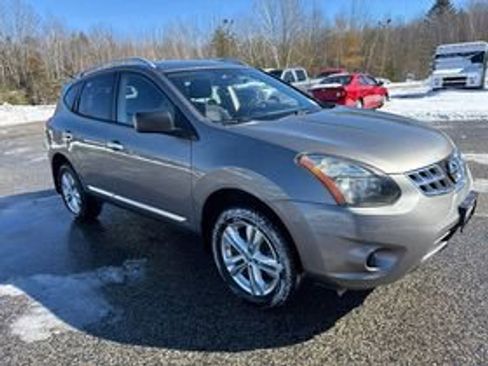 Used 2015 Nissan Rogue S w/ Convenience Package image 3