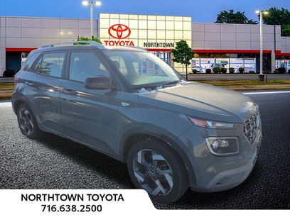 Used 2022 Hyundai Venue Limited w/ Cargo Package