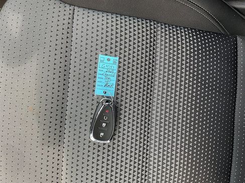 Used 2025 Chevrolet Trax LT FWD image 16