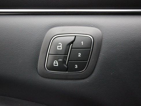 Used 2021 Ford Mustang Mach-E Premium image 11