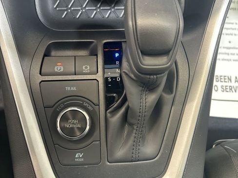 Used 2025 Toyota RAV4 XLE w/ Convenience Package image 27