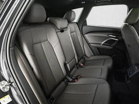Certified 2025 Audi Q5 Premium w/ Convenience Package AWD/4WD image 21