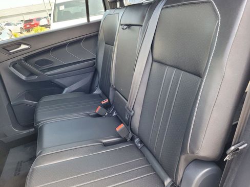 Certified 2023 Volkswagen Tiguan SE R-Line FWD image 15