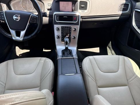 Used 2018 Volvo V60 T5 Dynamic w/ Vision Package FWD image 32