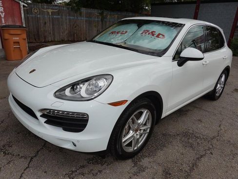 Used 2014 Porsche Cayenne S image 3
