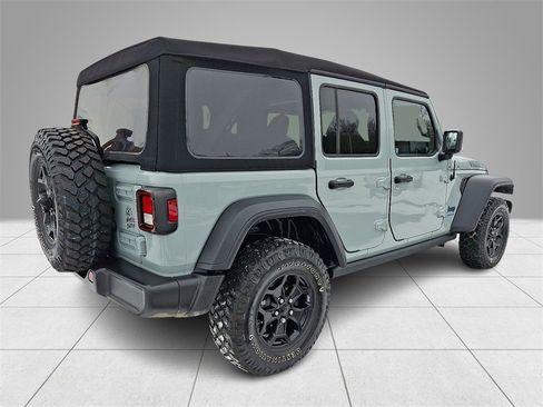 Used 2023 Jeep Wrangler Unlimited w/ Cold Weather Group image 4