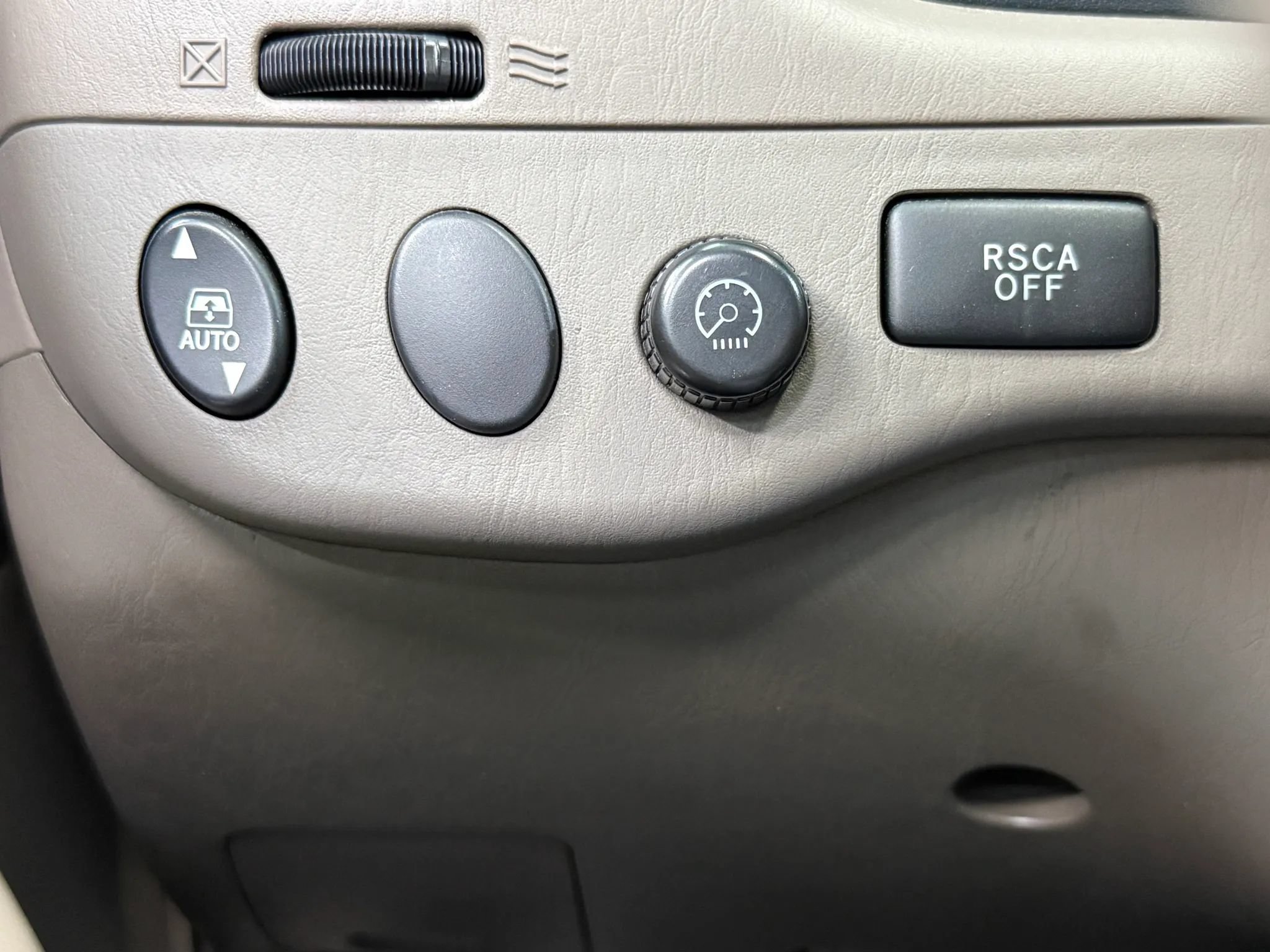 Used 2006 Toyota Sequoia Limited AWD/4WD image 31