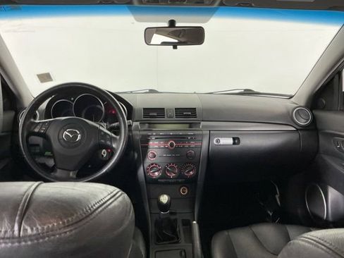 Used 2004 MAZDA MAZDA3 s w/ Moonroof & 6-CD Pkg FWD image 21