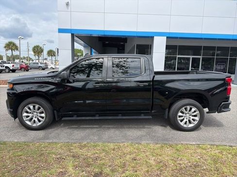 Used 2020 Chevrolet Silverado 1500 Custom w/ Custom Value Package RWD image 4