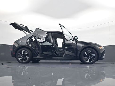 New 2025 Hyundai Ioniq 5 SEL image 33